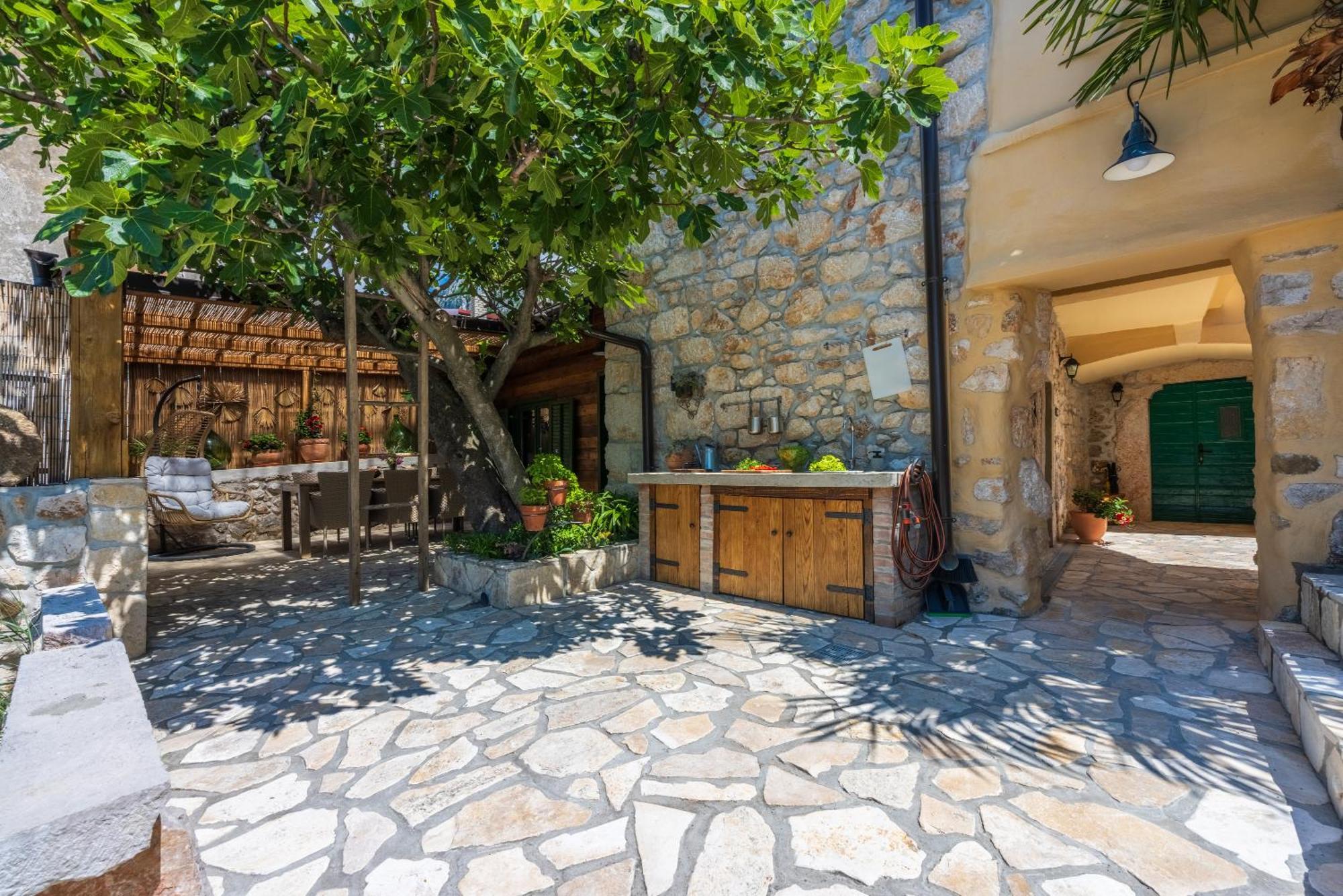 Villa Cocoon - Vacation Home With Heated Pool & Garden Bribir  Εξωτερικό φωτογραφία